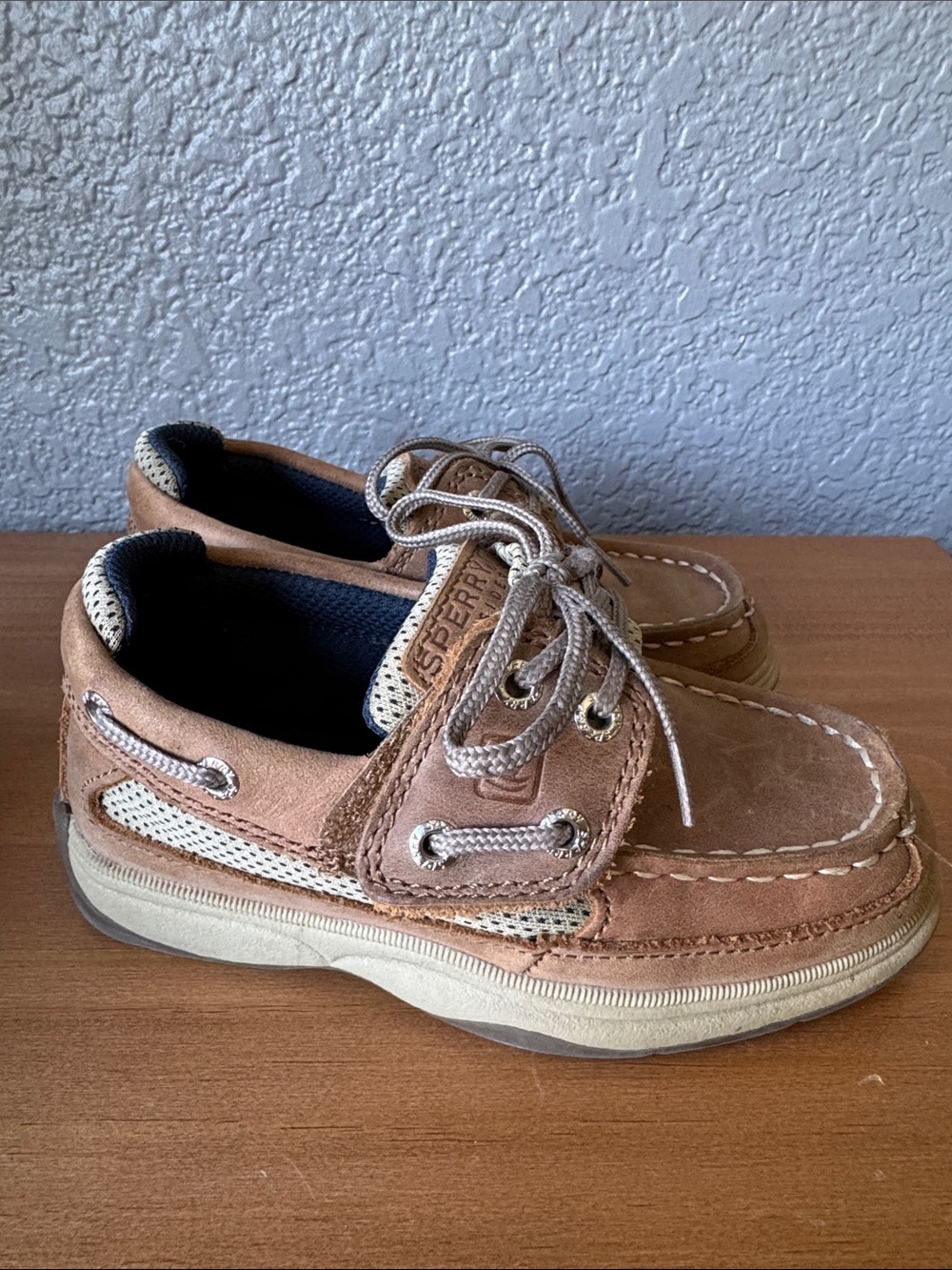 Sperry Kids Brown/Tan Leather Boat Moccasins size 9